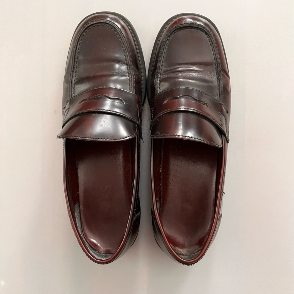 G.H. Bass Vintage Penny Loafers Shoes Brown Size 7.5 Women Classy